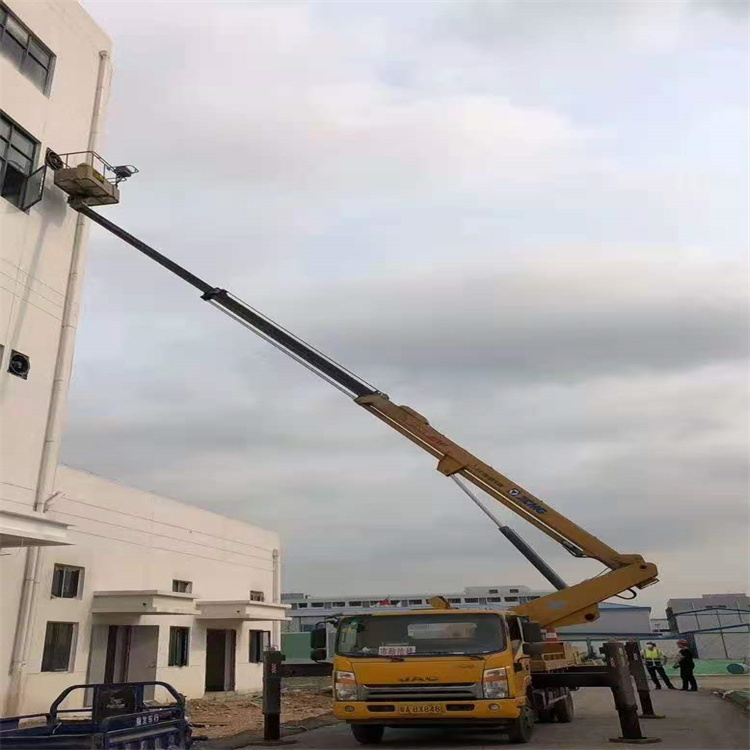 建始哪里有小型吊车出租的